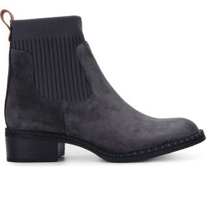 Gentle Souls by Kenneth Cole grey suede Chelsea boots